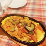 ビストロ アン ファミーユ - 昔ながらの鉄板ナポリタンスパゲッティ