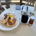 Hawaiian Cafe & Restaurant Merengue - フルーツたっぷりのパンケーキ
