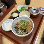 なか卯 - 唐揚げ丼