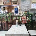 三島屋 - 奥にカウンター席が3席在ります！