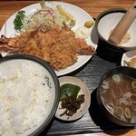 お魚処 うおとも - 有頭海老、一口ヒレ、キスのフライにご飯セット1650円！クソ美味しい！