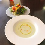 Trattoria Chitarra - 前菜（サラダ・枝前の冷製スープ）