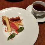 カッフェ・クラシカ - 柑橘類とスフレチーズケーキ 500円