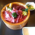 Takuhai Bentou Shokudou Tabagoya - マグロ丼　　大盛りは+100円