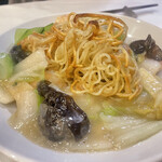 cinnabar 辰砂 - 五目焼きそば、麺を出したところ