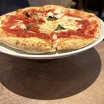 Italian Kitchen VANSAN - ピッツァは台に乗っかって提供w