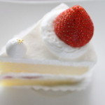 スイーツ カフェ しゅくる - 苺のショートケーキ