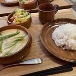 LASOLA Bhutan Restaurant - エマダツィランチ