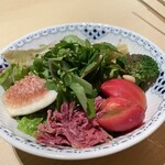 雪月花 たなかさとる - 品のある野菜サラダ　イチジク面白いね