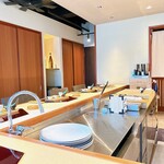 和亭・瀧野川 - カウンター席は6席のみ