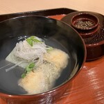 御料理 貴船 - よもぎ真薯と鯛の桜葉道明寺揚げ-ウドと木の芽