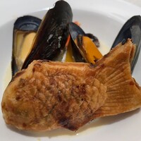 富小路 信 - 鮮魚のパイ包み　たい焼き仕立て