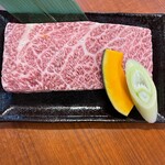 下町の焼肉屋 深川 壱番亭 - 黒毛和牛ザブトンステーキカット　2180円