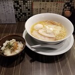 なるとや - 煮卵らーめん（塩）＋ チャーシュー丼