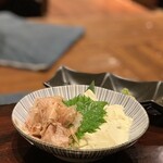 越後一会 十郎 - 栃尾のおぼろ豆腐780円　　笹川流れの塩をかけていただきました。