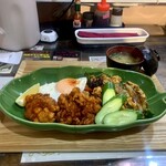 キッチン あずま - ⭐︎アジアンキーマカレー　　　          税込  ８８０ 円
      に、ヤンニョムチキン♡をトッピング♡
      ⭐︎ ヤンニョムチキン　   　　　　　   税込 ２５０ 円