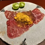 馳走 啐啄一十  - 【写真⑯】高森和牛(山口県周東、沼本カット)腿肉の生ハム、赤雲丹(山口県上関)、出汁ジュレ、青フルーツトマト