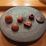 Seminare 輕井澤 - 左から水、イチジク、アプリコット、塩、ベリーとカシス、カカオ80％