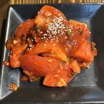 炭火焼肉 赤黒 - トマトのキムチ