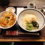 うどん 兎麦 - とり天定食 930円