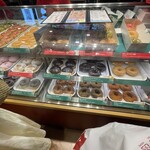 Krispy Kreme DOUGHNUTS - ショーケース