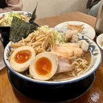 八ちゃんラーメン - 『煮干し中華そば(並)300ｇ』
            細切りメンマ増し 味玉入り 身入り