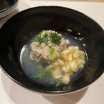 うを徳 - 鳥取いわしつみれ(北海道の銀杏入り)と白いとうもろこし入りの宍道湖のしじみ汁