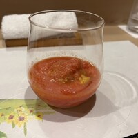 うを徳 - 奥尻島紫雲丹と千葉のスイカ(ブラックジャック)のガスパチョ、枝豆を寒天で固めたお豆腐入り