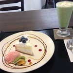 ゆらり - ブルーベリーショート、抹茶バナナスムージー