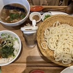 Obon De Gohan - 豚肉と茄子の胡麻ダレつけうどん（¥1,280）