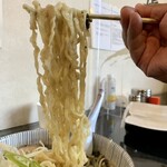 らー麺　Do・Ni・Bo - ちぢれ太麺をリフトUP⤴️