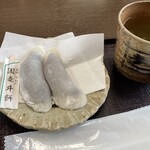 走井餅老舗 - 「走井餅セット(煎茶)」(税込500円)