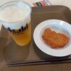 フードコート ALBA - 料理写真:レッドホットチキンと生ビール