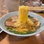 南海飯店 - ラーメン（醤油味）の麺