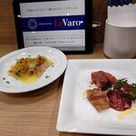 BARRA ITALIANA Le Varo - 厳選した生ハムとサラミ　680円と昆布締め真鯛のカルパッチョ　600円