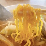 ラーメンさんぱち - 札幌麺と釧路麺を選べます。写真は札幌麺。