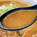 ラーメンさんぱち - 赤味噌使用のスープ