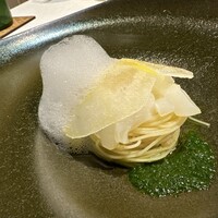 Hirovanna - 烏賊と梨の冷製パスタ