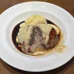 サラマンジェ・ヒロ - 割ると肉汁が一気に溢れます