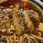 三宝亭 - 麻婆豆腐の中にトンカツが。それが「マーカツ麺」