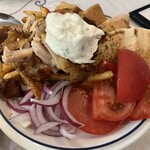 ギリシャ料理 taverna ミリュウ - チキンのギロピタ
