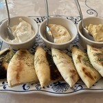ギリシャ料理 taverna ミリュウ - 前菜盛り合わせ（シェフのおすすめ前菜）