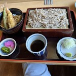 そば処さと - 【2023.7.23(日)】海老と野菜のミニ天丼せいろセット1,500円