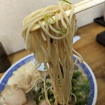 純とんこつ無双 - 結構、喉越しがいい麺です。