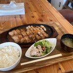 ひこま豚食堂＆精肉店 Boodeli - 