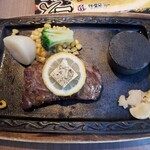 ステーキとハンバーグのさる～ん - 