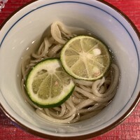 すしと天ぷら 坂本 - すだちのお蕎麦