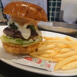 オーセンティック - ブロッコリーチーズバーガー