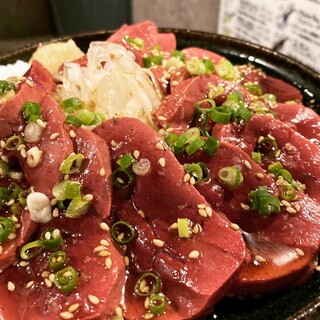 Low-temperature cooking "legal liver sashimi" *Uses Japanese beef liver purchased on the day