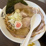 クリーミーTonkotsuラーメン 麺家神明 - 淡麗中華そばチャーシュー麺